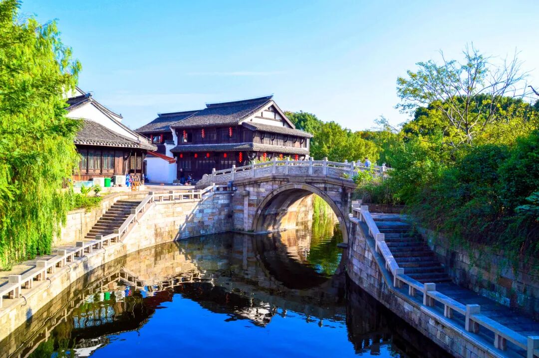 不输苏杭,这座江南小城,才是名副其实江南水乡!