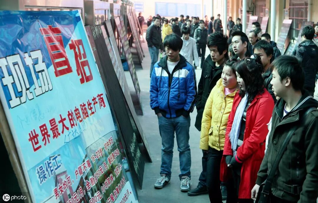 令央视大跌眼镜的数据！1.27亿上了热搜！深层揭开轻钢迎来万