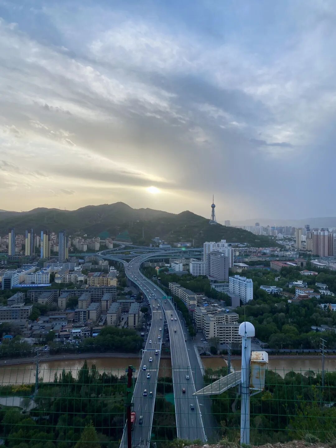 西宁,南山公园的美丽日落