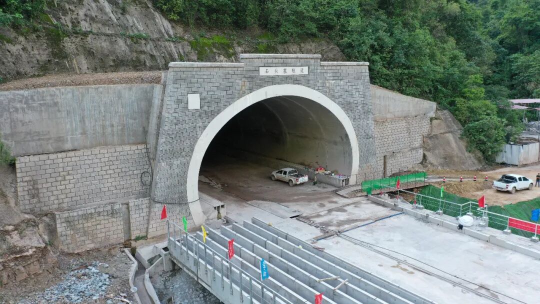 聚焦重点项目建设稳步推进上半年云南省铁路完成建设投资1542亿元