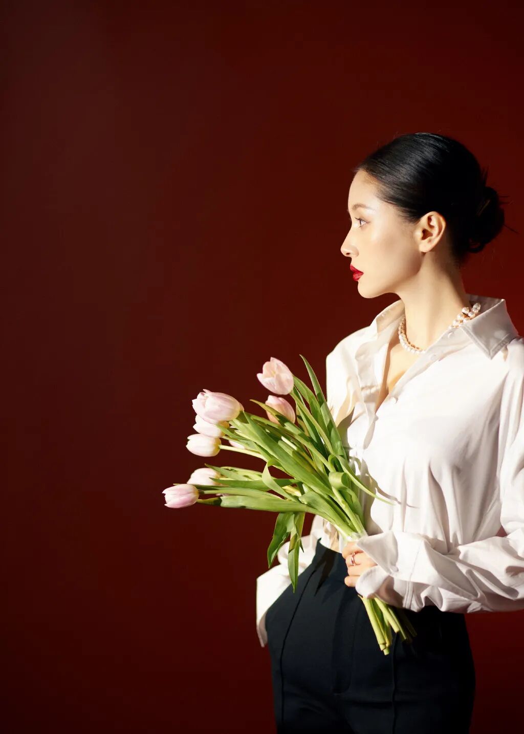 静水流深式的婉约,满足了双鱼女孩们对罗曼蒂克的幻想