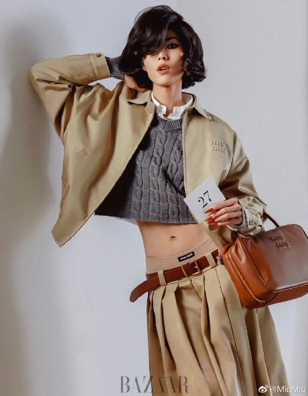 穿上就不能多吃一口饭的露胃装确实让人很有被束缚的感觉,不过尝试