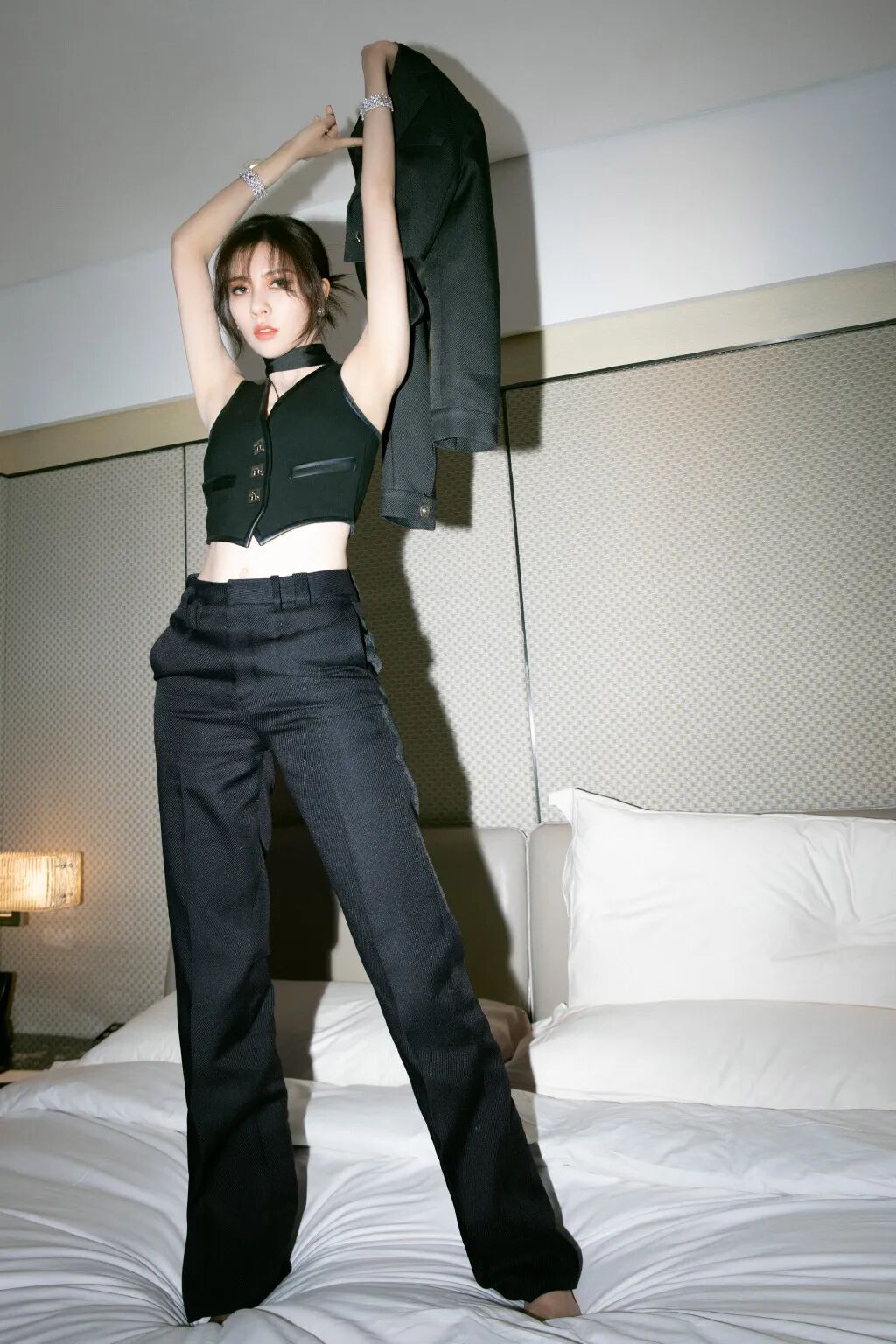 女星们的"炫腹"造型_友友