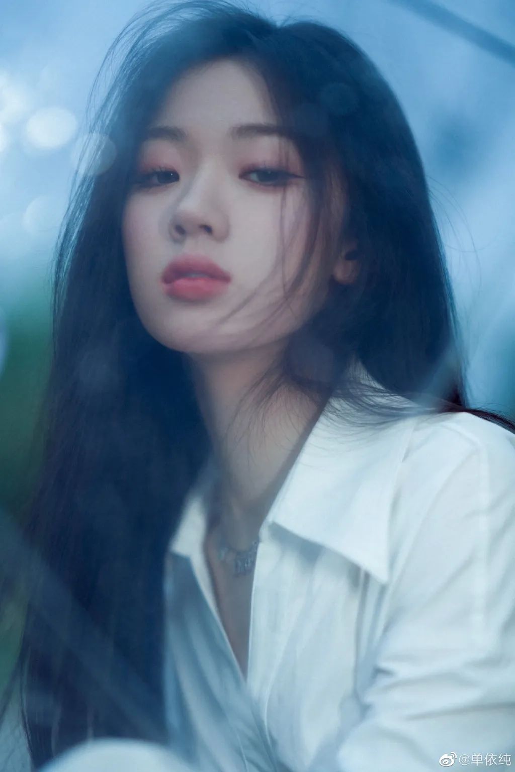 梅雨季的撑伞大片