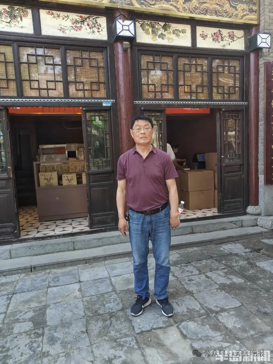 1辆、2辆 ……16辆！济青高速上这一幕被刷屏点赞！多位热心司机讲述经过