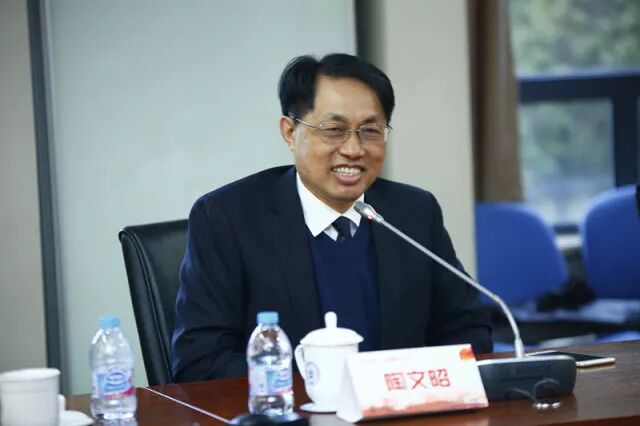 陶文昭:既要讲顶层设计,也要讲基层活力陶文昭教授认为,社会主义是从