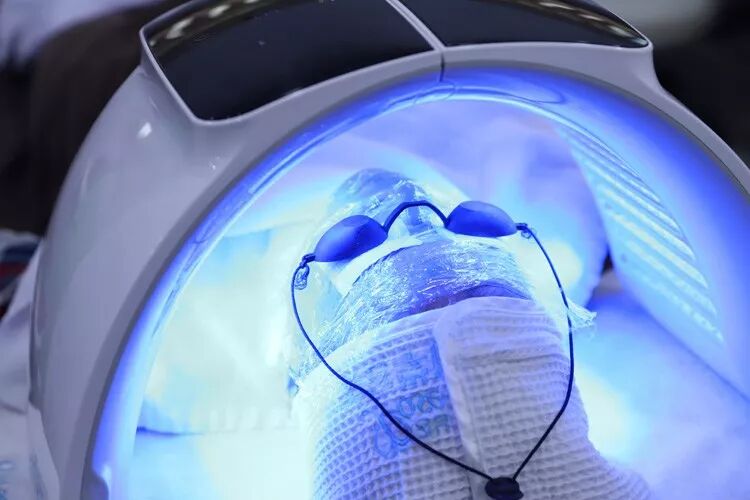 光疗时为什么黑眼罩冒痘、长斑、红血丝，我都要照下LED光疗仪的｜皮肤管理_https://www.jmylbn.com_新闻资讯_第6张