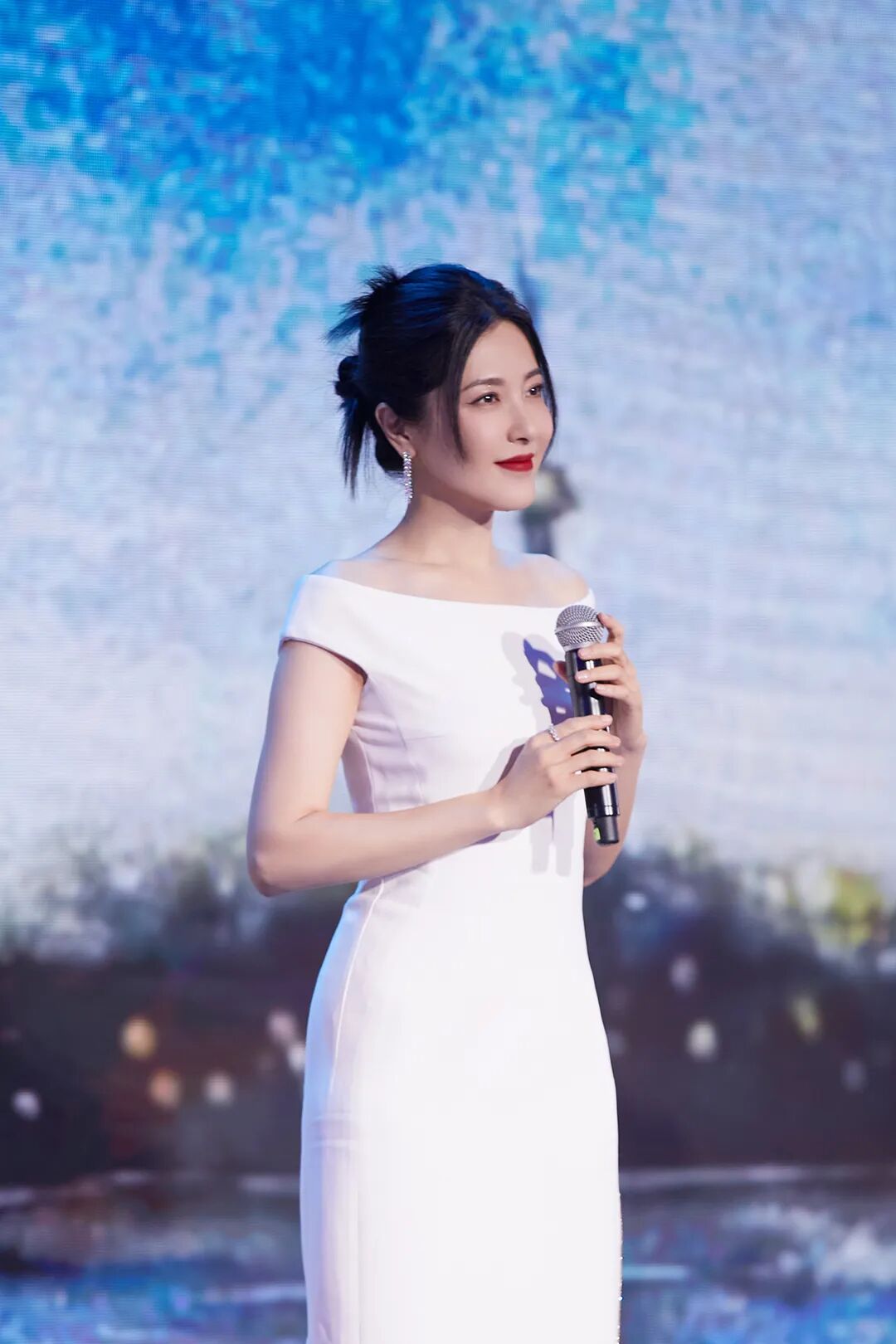 袁泉曾黎后台合影,顶峰相见,美人依旧 │ 百花奖红毯-友友