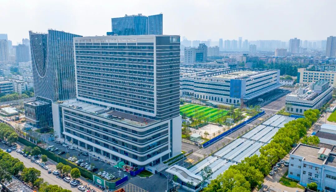 中航光电高端互联科技产业社区项目加紧收尾(6713876)-20260317170853.jpg