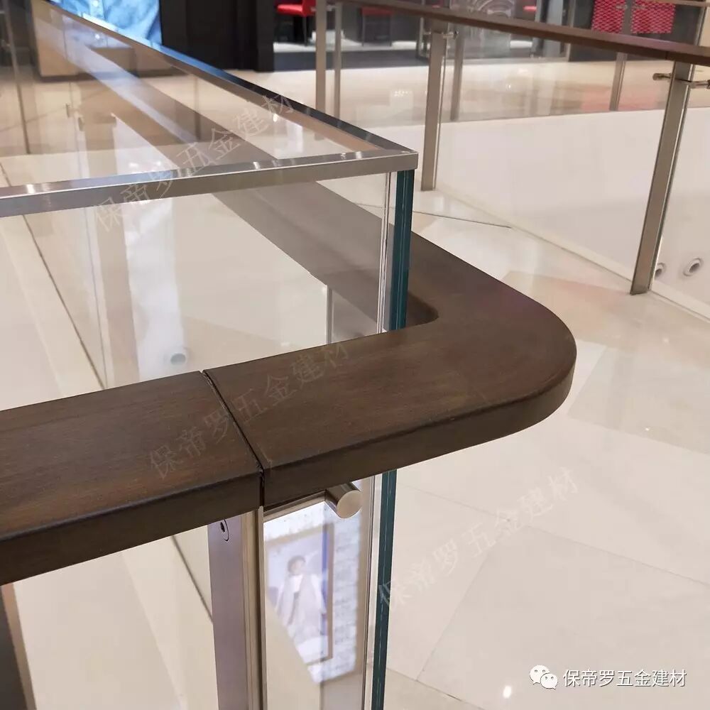商场护栏定制304不锈钢拉丝面玻璃栏杆木扶手