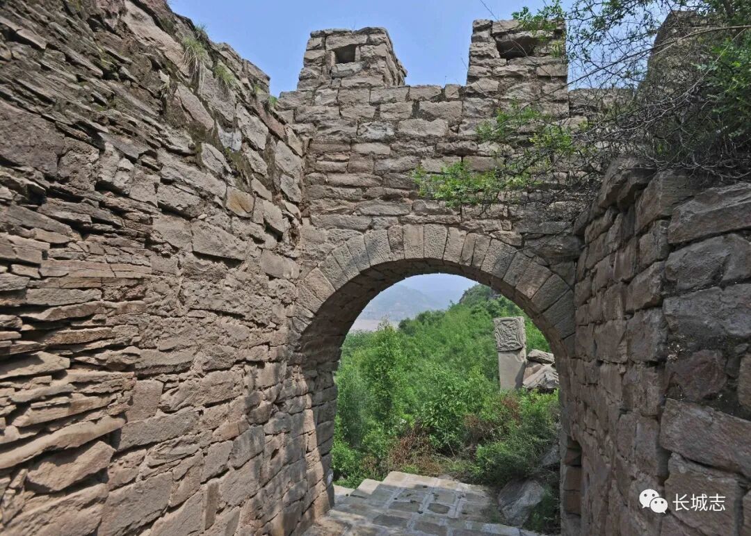 长城的历史背景_长城背景ppt_长城小报背景