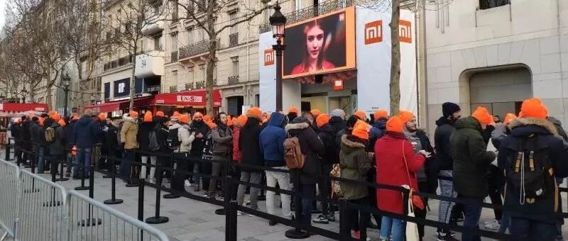 小米法国旗舰店在香榭丽舍大街正式开业！