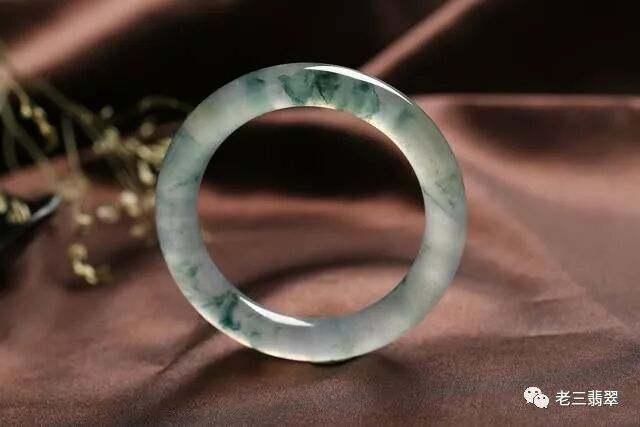 翡翠究竟怎样分析好坏，三步让你避免入坑！