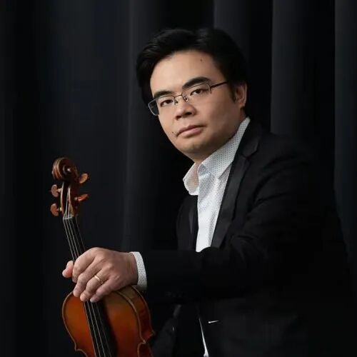 第一位中国音乐金钟奖小提琴比赛金奖得主岳麟先生;著名钢琴演奏家