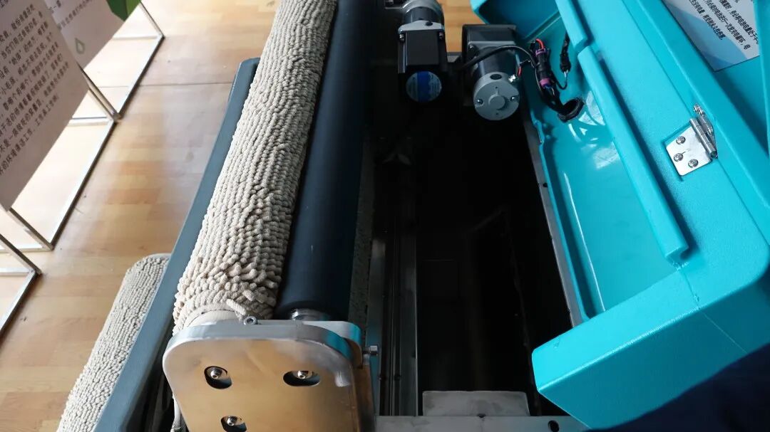 既能扫地又能拖地，除污却不粘污，六合物业的“战场”清洁神器遭曝光！