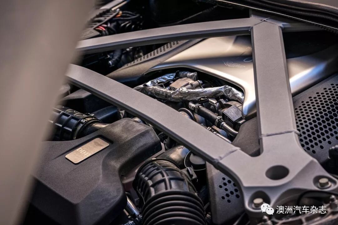 新款Aston Martin 软式顶篷车型DB11 Volante售价公布 - 6