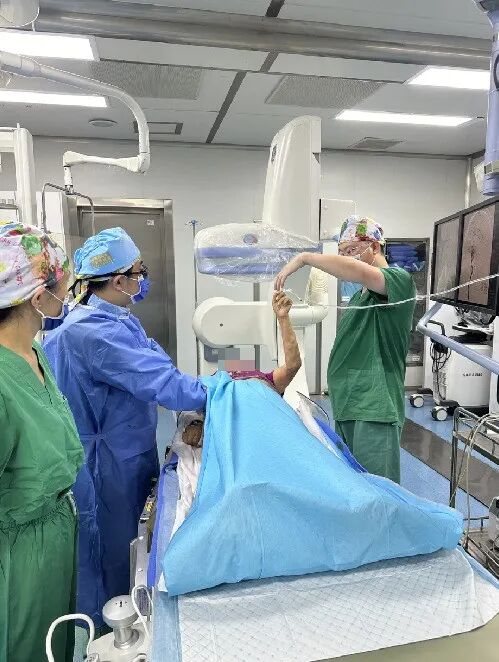 动脉长鞘怎么置入一技之“长”丨经桡及经股困难入路应用赛诺神畅APEX TRA GC™导引导管建立通路病例合集_https://www.jmylbn.com_新闻资讯_第18张