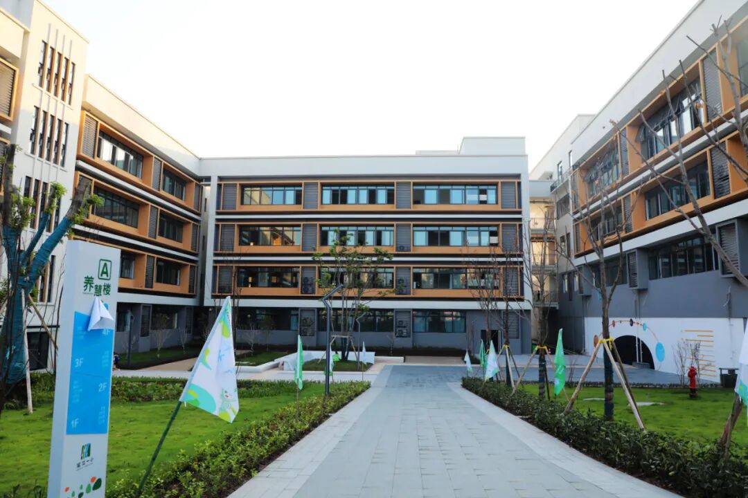 新梦想新征程巴南区滨江第一小学建成投用