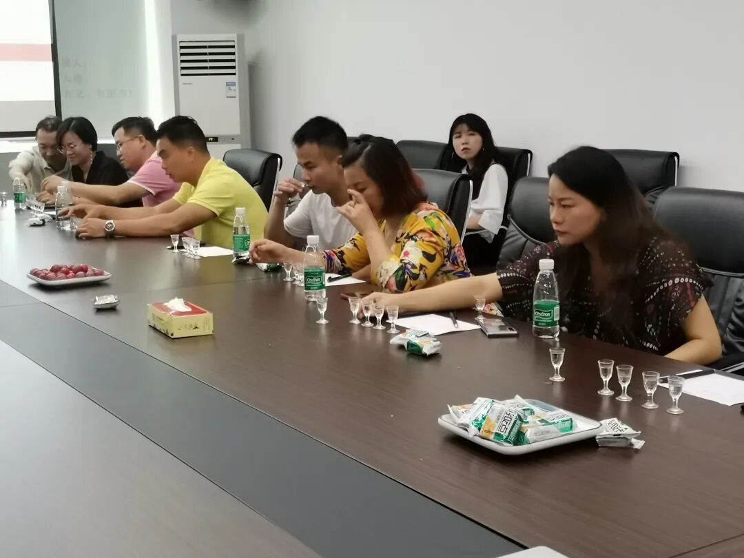 【一言九鼎】第98场主题沙龙品鉴会[做成功男人，喝一言九鼎]完美落幕