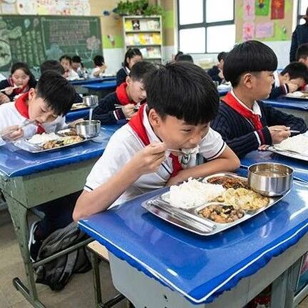 我市中小学“一午餐、两延时”服务释放劳动力3261人