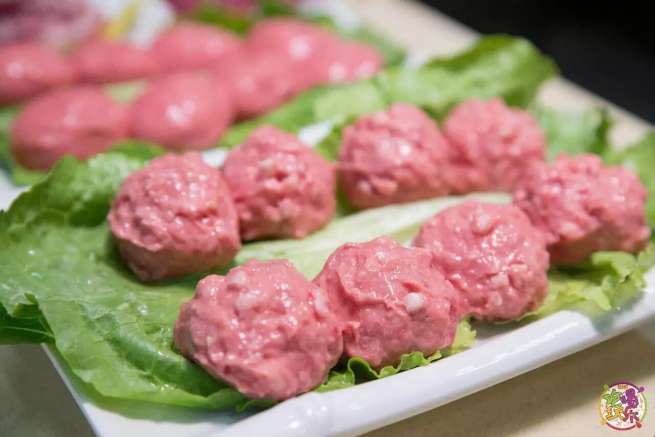 手锤牛肉丸椭圆状,因为充分噶手打, 食起黎一d渣质感都没,爽口多汁!