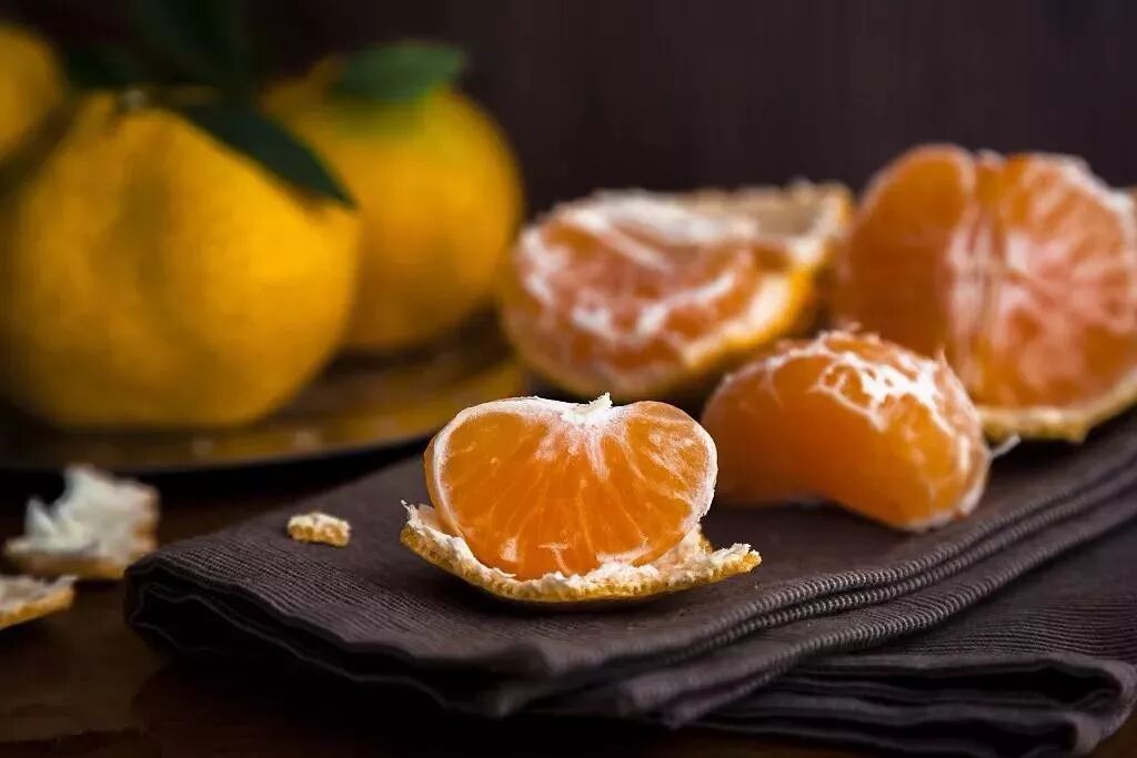 桔生淮南则为桔,生于淮北则为枳_朱砂桔和四季桔的区别_桔红色