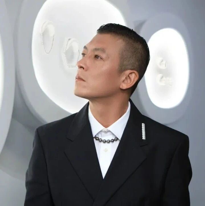 陈冠希飞机上怒怼空乘?经纪人还原现场