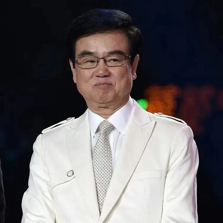 涉内幕交易,香港艺人黄百鸣被指控