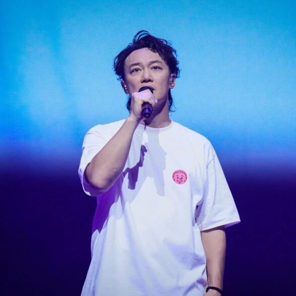 陈奕迅回应病情:尚未停药