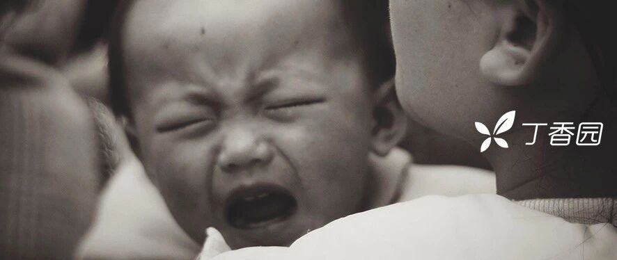 被滥用的中国式剪绊舌：多少孩子毫无必要地挨了一刀？