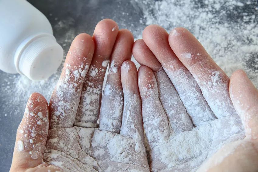強生滑石粉產品疑致癌被罰了，你還在用有粉手套？ 汽車 第1張