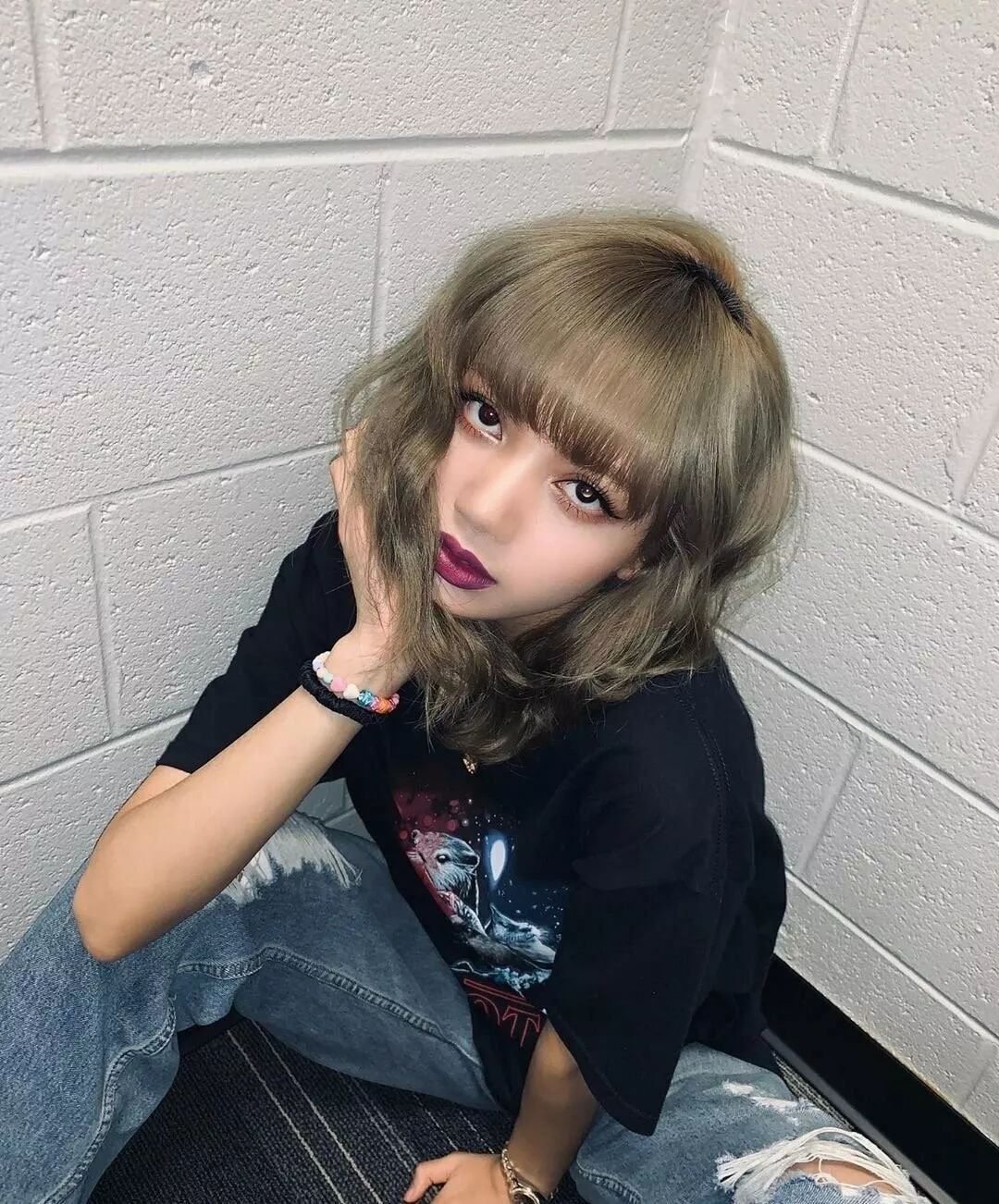 當紅「 炸子雞 」lisa 是流行髮色預言家？她染的髮色全都火了！