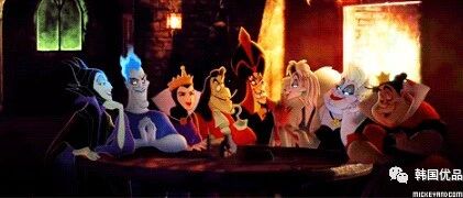 追了这么多年最美公主，才发现还是后妈最酷！这立领造型没谁了