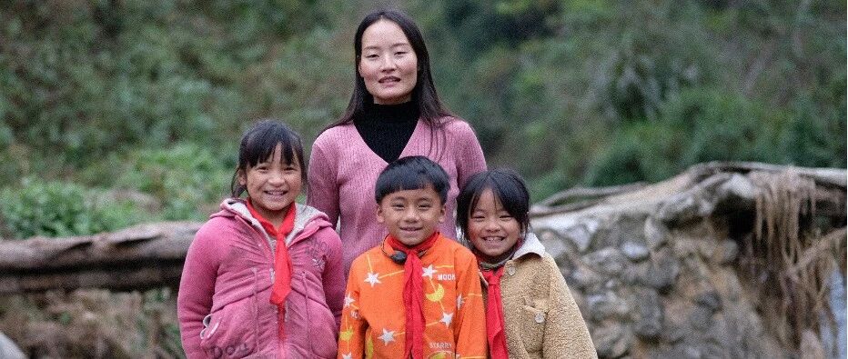 绿水青山，椒书育人