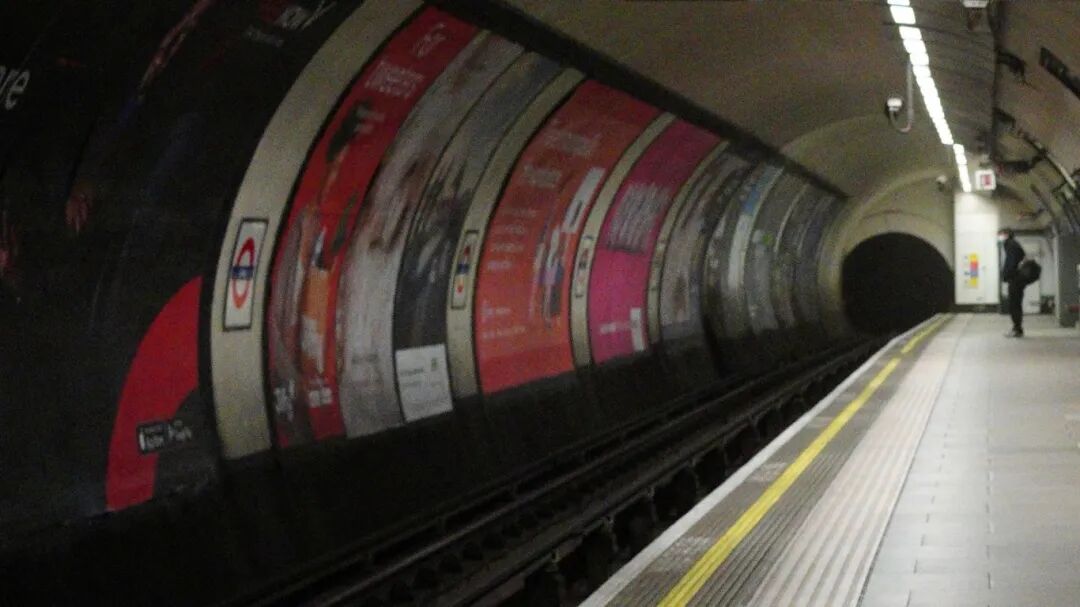 skynews-tube-underground-station_6914309.jpeg
