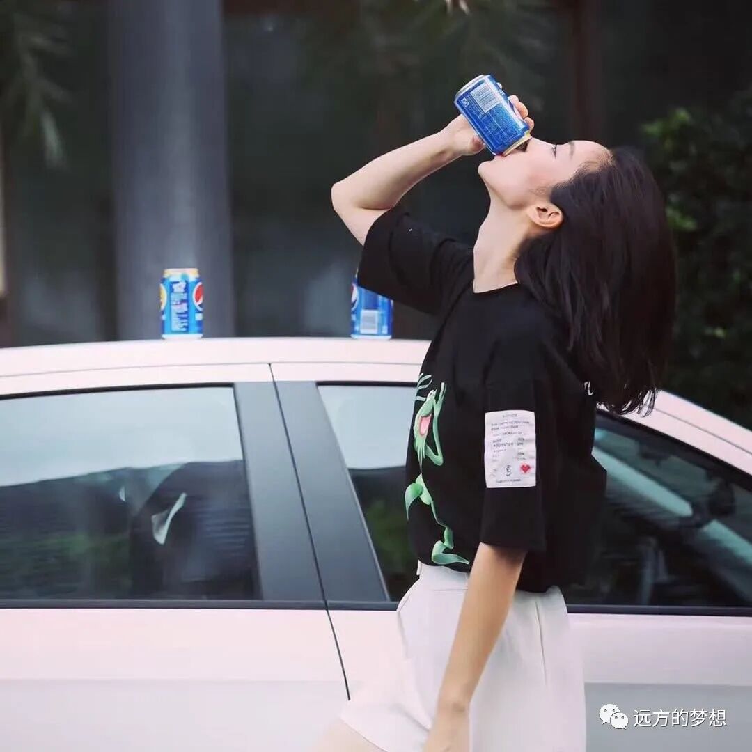 各种高压线（直播，抖音，快手，，短视频，天猫）--小KISS - 第1张