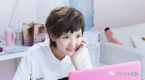 毛晓彤从被同情到被骂有心机，全因她对吴昕做错了这件事！