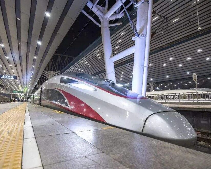 10月2日全国铁路预计发送1140万人次 客流持续高位运行