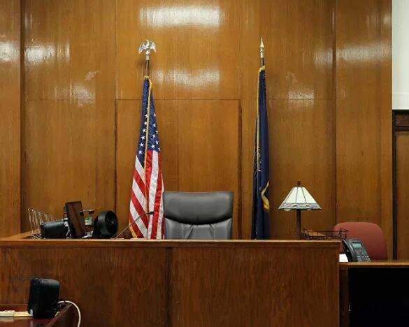 遭枪击美非裔男子将在病床上出席听证会 面临3项指控