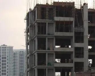 付了钱却遭遇烂尾楼？业主如何规避商品房预售制风险