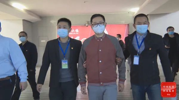 外逃职务犯罪嫌疑人黄义德回国投案-微信头条网 外逃职务犯罪嫌疑人黄义德回国投案