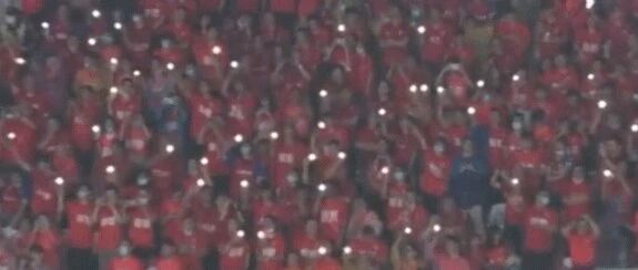 雨中，3万人放声高歌……