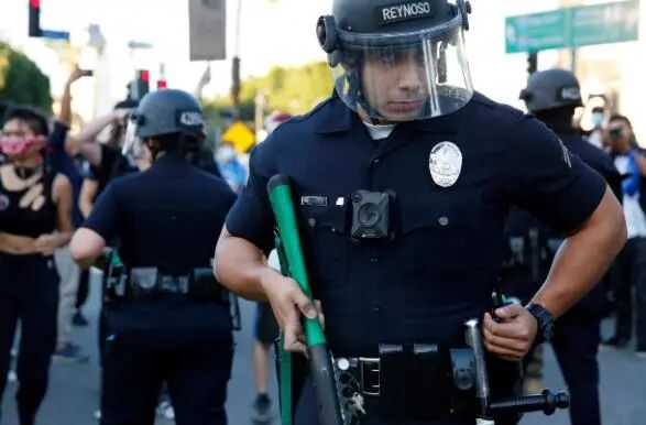 新冠肺炎成美国警察今年首要殉职原因，远超枪击死亡