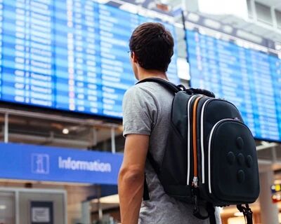 疫情下留学困难多 在欧洲中国留学生坚持完成学业