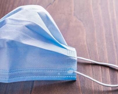 北京：商场、超市等地服务人员直接为顾客提供服务时需戴口罩