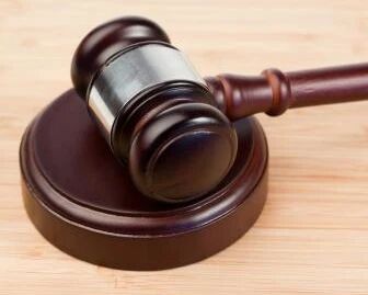 公司员工被罚100个深蹲，患上横纹肌溶解症！法院判了