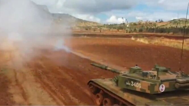 陆军：高原山地 装甲步兵多型战车实弹射击