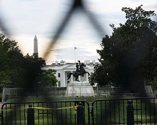 美媒：特朗普寄希望于推动新冠疫苗研发来挽救选情