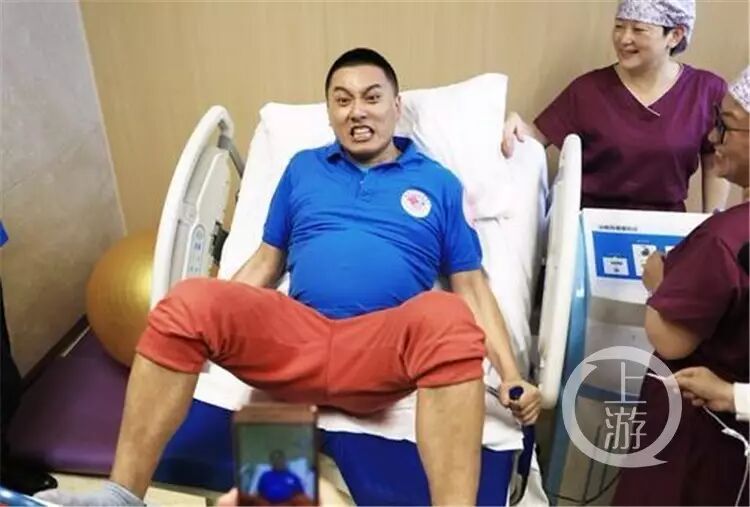 产痛持续体验10秒戴着假肚子的爸爸们表情亮了