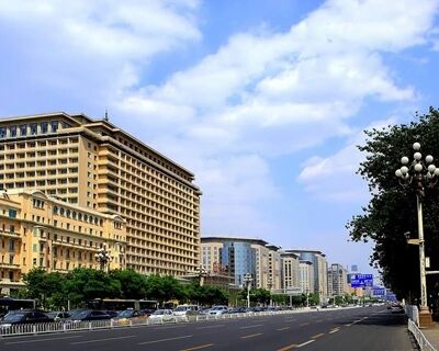 “十一”期间天安门地区交通管制，这8条公交线临时变更